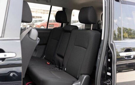 Toyota ISis I, 2012 год, 1 450 000 рублей, 18 фотография