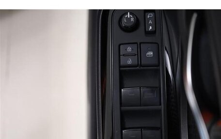 Toyota C-HR I рестайлинг, 2022 год, 2 260 000 рублей, 12 фотография