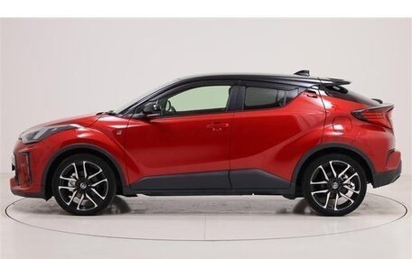 Toyota C-HR I рестайлинг, 2022 год, 2 260 000 рублей, 4 фотография