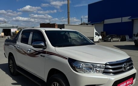 Toyota Hilux VIII, 2022 год, 4 990 000 рублей, 3 фотография