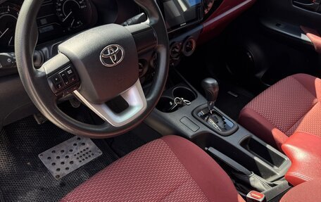 Toyota Hilux VIII, 2022 год, 4 990 000 рублей, 16 фотография