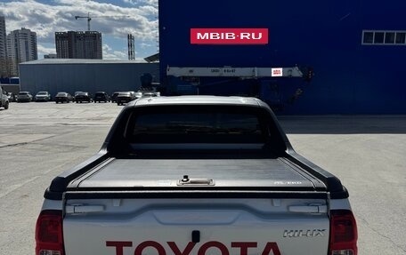 Toyota Hilux VIII, 2022 год, 4 990 000 рублей, 8 фотография