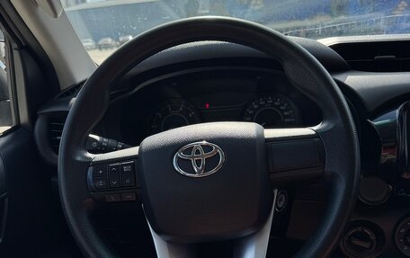 Toyota Hilux VIII, 2022 год, 4 990 000 рублей, 23 фотография
