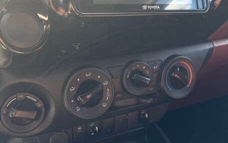 Toyota Hilux VIII, 2022 год, 4 990 000 рублей, 19 фотография