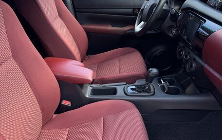 Toyota Hilux VIII, 2022 год, 4 990 000 рублей, 31 фотография