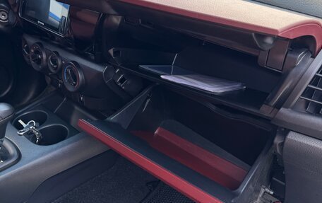 Toyota Hilux VIII, 2022 год, 4 990 000 рублей, 32 фотография