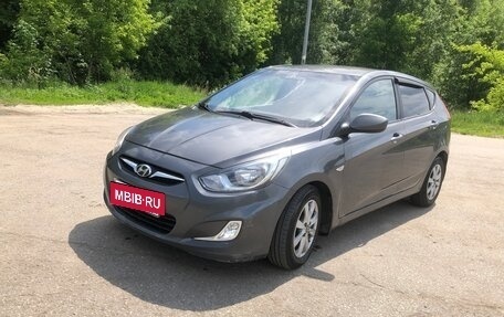 Hyundai Solaris II рестайлинг, 2012 год, 360 000 рублей, 2 фотография