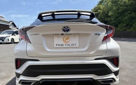 Toyota C-HR I рестайлинг, 2017 год, 1 615 000 рублей, 6 фотография
