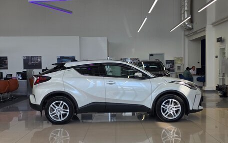 Toyota C-HR I рестайлинг, 2019 год, 2 200 000 рублей, 8 фотография