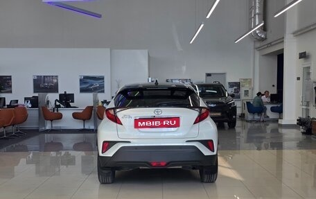 Toyota C-HR I рестайлинг, 2019 год, 2 200 000 рублей, 6 фотография