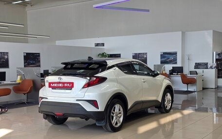 Toyota C-HR I рестайлинг, 2019 год, 2 200 000 рублей, 7 фотография