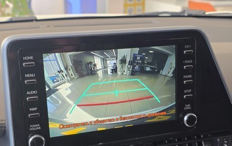 Toyota C-HR I рестайлинг, 2019 год, 2 200 000 рублей, 21 фотография