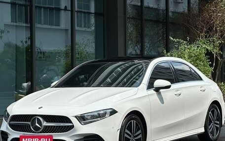 Mercedes-Benz A-Класс, 2019 год, 1 590 002 рублей, 2 фотография