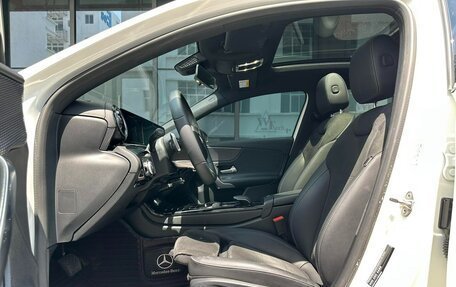 Mercedes-Benz A-Класс, 2019 год, 1 590 002 рублей, 8 фотография