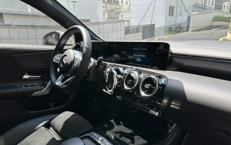 Mercedes-Benz A-Класс, 2019 год, 1 590 002 рублей, 12 фотография