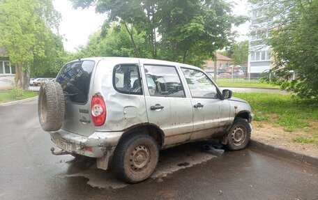 Chevrolet Niva I рестайлинг, 2005 год, 180 000 рублей, 3 фотография