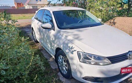 Volkswagen Jetta VI, 2013 год, 1 280 000 рублей, 2 фотография