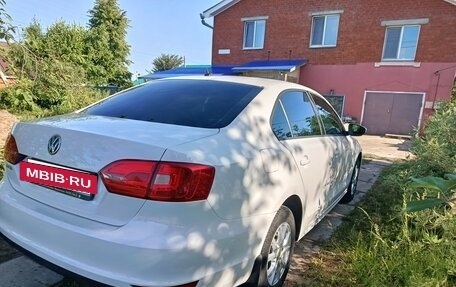 Volkswagen Jetta VI, 2013 год, 1 280 000 рублей, 3 фотография