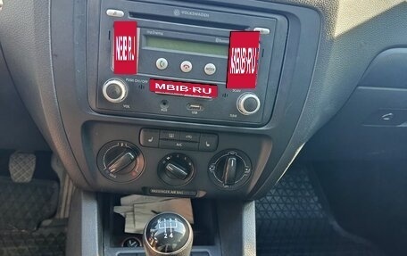 Volkswagen Jetta VI, 2013 год, 1 280 000 рублей, 12 фотография