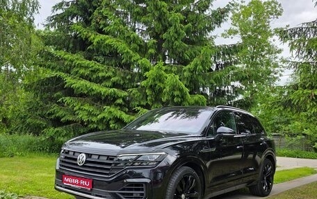 Volkswagen Touareg III, 2019 год, 5 600 000 рублей, 1 фотография