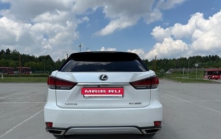 Lexus RX IV рестайлинг, 2021 год, 5 850 000 рублей, 4 фотография