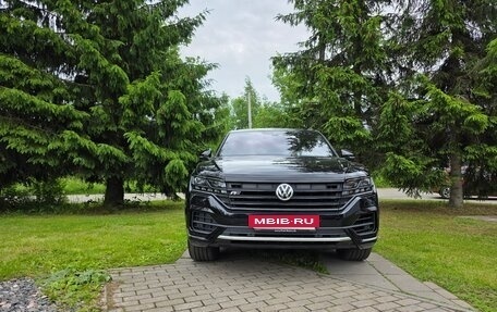 Volkswagen Touareg III, 2019 год, 5 600 000 рублей, 2 фотография
