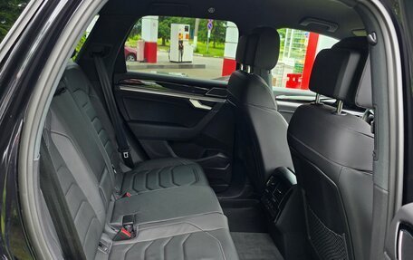 Volkswagen Touareg III, 2019 год, 5 600 000 рублей, 14 фотография