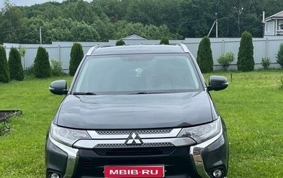 Mitsubishi Outlander III рестайлинг 3, 2019 год, 2 000 000 рублей, 1 фотография
