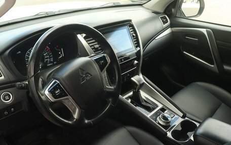 Mitsubishi Pajero Sport III рестайлинг, 2022 год, 3 400 000 рублей, 5 фотография
