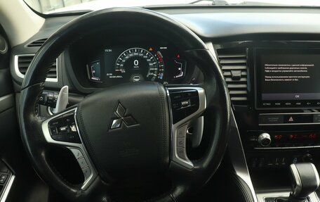 Mitsubishi Pajero Sport III рестайлинг, 2022 год, 3 400 000 рублей, 12 фотография