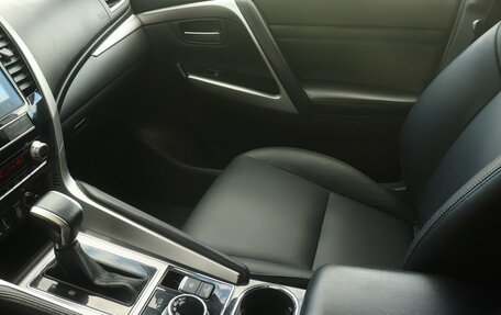 Mitsubishi Pajero Sport III рестайлинг, 2022 год, 3 400 000 рублей, 16 фотография