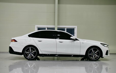BMW 5 серия, 2024 год, 7 800 000 рублей, 8 фотография