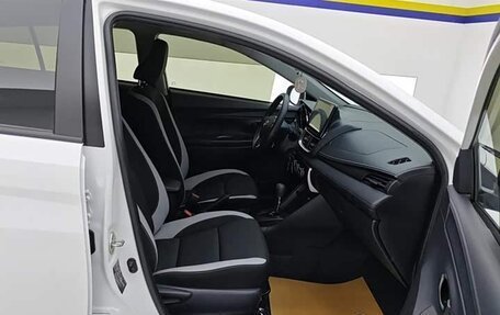 Toyota Yaris XP150 рестайлинг, 2022 год, 1 226 000 рублей, 13 фотография