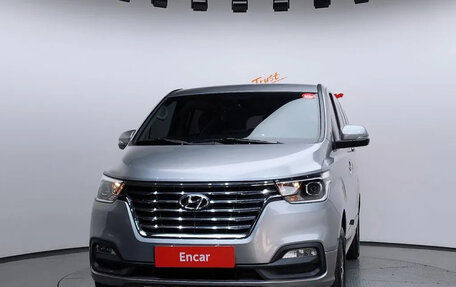 Hyundai Grand Starex Grand Starex I рестайлинг 2, 2020 год, 2 450 000 рублей, 3 фотография