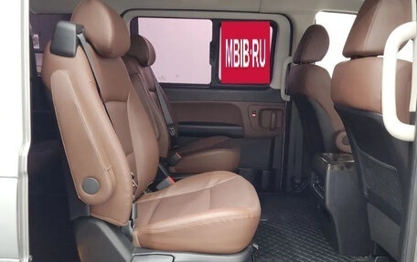 Hyundai Grand Starex Grand Starex I рестайлинг 2, 2020 год, 2 450 000 рублей, 13 фотография