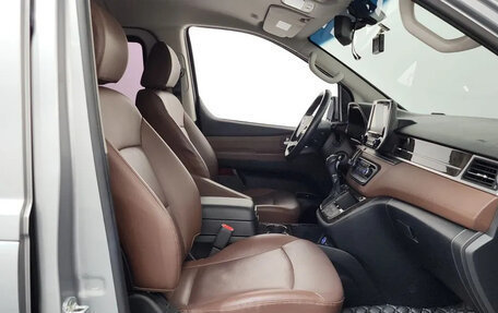 Hyundai Grand Starex Grand Starex I рестайлинг 2, 2020 год, 2 450 000 рублей, 24 фотография
