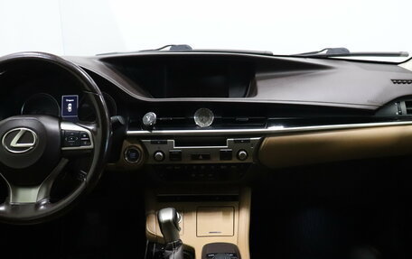 Lexus ES VII, 2016 год, 2 215 000 рублей, 9 фотография