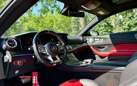 Mercedes-Benz E-Класс, 2018 год, 3 699 999 рублей, 9 фотография