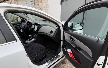Chevrolet Cruze II, 2011 год, 850 000 рублей, 7 фотография