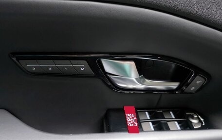Land Rover Range Rover Evoque I, 2019 год, 2 100 000 рублей, 11 фотография