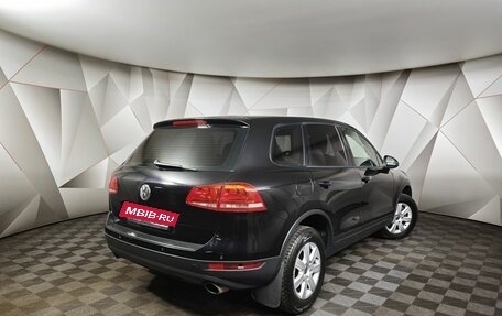 Volkswagen Touareg III, 2011 год, 1 689 000 рублей, 2 фотография