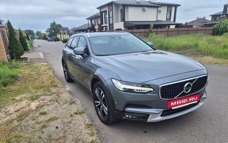 Volvo V90 Cross Country I рестайлинг, 2017 год, 3 099 000 рублей, 2 фотография