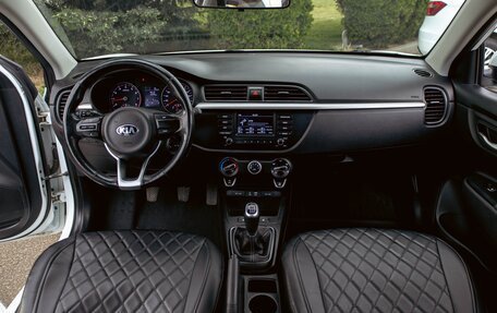 KIA Rio IV, 2017 год, 1 355 000 рублей, 16 фотография