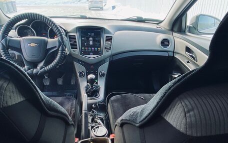 Chevrolet Cruze II, 2011 год, 690 000 рублей, 10 фотография