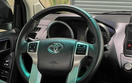 Toyota Land Cruiser Prado 150 рестайлинг 2, 2014 год, 3 120 000 рублей, 24 фотография