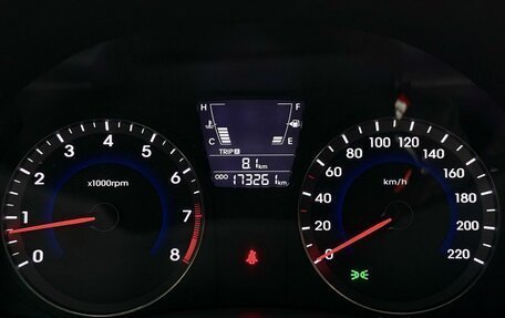 Hyundai Solaris II рестайлинг, 2011 год, 649 000 рублей, 24 фотография