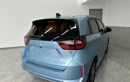 Honda Fit, 2021 год, 1 400 000 рублей, 4 фотография