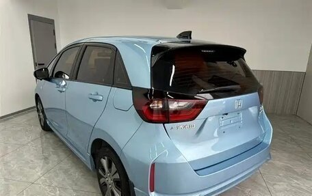 Honda Fit, 2021 год, 1 400 000 рублей, 6 фотография