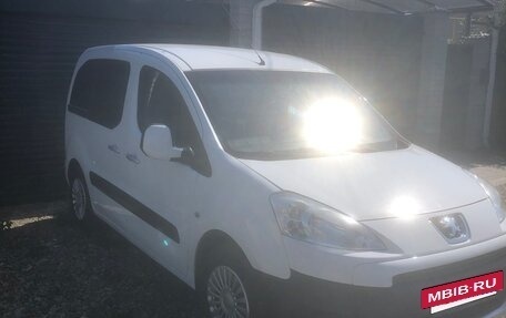 Peugeot Partner II рестайлинг 2, 2010 год, 680 000 рублей, 16 фотография