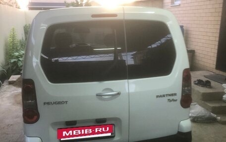 Peugeot Partner II рестайлинг 2, 2010 год, 680 000 рублей, 19 фотография